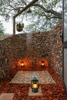 Luxury Suite | Bathroom | Separate tub and shower, deep soaking tub, rainfall showerhead