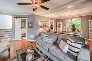 House, Multiple Beds, Balcony | Living area - Ciel Bleu (Ellijay)