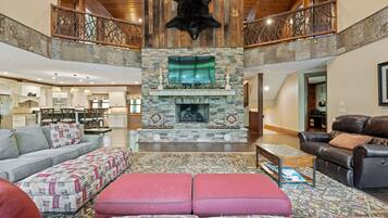 Smart TV, fireplace, DVD player, table tennis