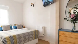 1 soverom, skrivebord, strykejern/-brett og wi-fi