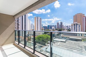 Junior Studio | Property grounds - Upper Itaim by Viva - Prédio completo com piscina no Itaim Bibi próximo a Faria Lima (São Paulo)