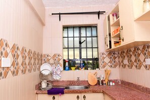 Fridge, microwave, stovetop, electric kettle