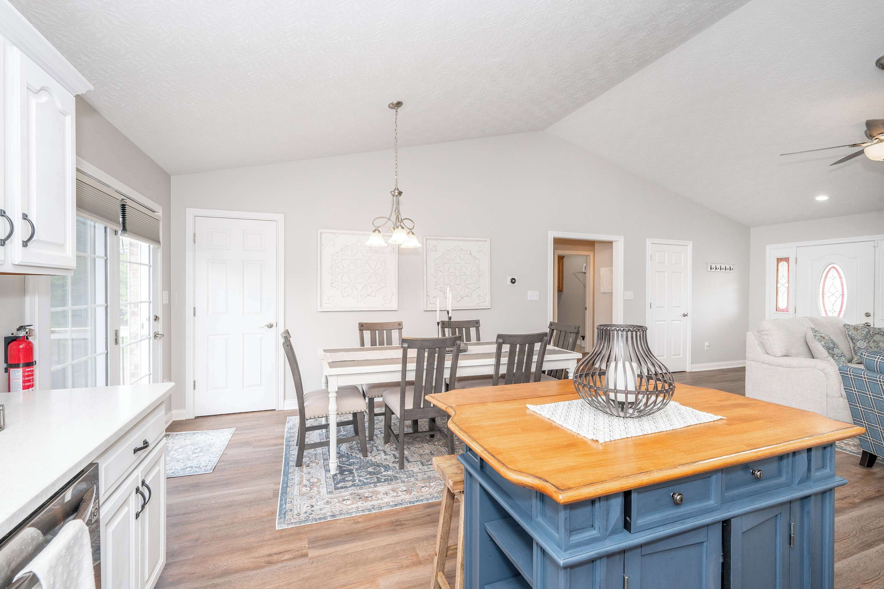 Hus - flera sängar - bubbelpool - utsikt mot trädgården (Crittenden Ark Haven) | Restauranger