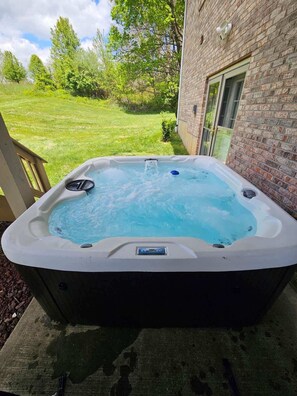 House, Multiple Beds, Hot Tub, Garden View (Crittenden Ark Haven) | Outdoor spa tub