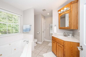 House, Multiple Beds, Hot Tub, Garden View (Crittenden Ark Haven) | Bathroom | Hair dryer, towels