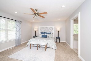 House, Multiple Beds, Hot Tub, Garden View (Crittenden Ark Haven) | 4 bedrooms, individually decorated, individually furnished, desk