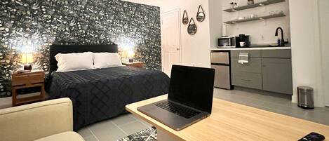 Bügeleisen/Bügelbrett, Reisekinderbett, WLAN, Bettwäsche