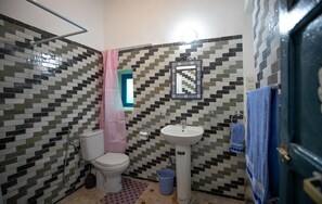 Firemannsrom – superior | Bad | Toalettartikler (inkludert) og hårføner