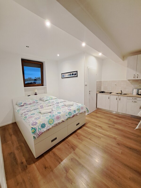 Studio | Kostenloses WLAN, Bettwäsche