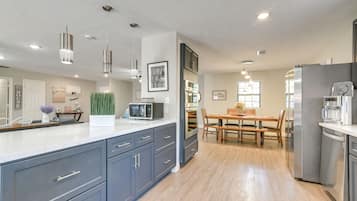 House (3 Bedrooms) | Private kitchen | Microwave, oven, stovetop, dishwasher