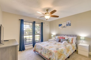 House (3 Bedrooms) | 3 bedrooms, laptop workspace, iron/ironing board, free cribs/infant beds - Seabrook Getaway: 5 Mi to Nasa Control Center! (Seabrook)