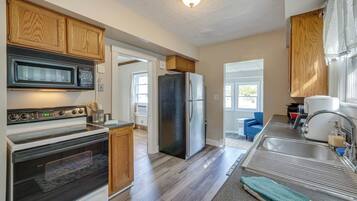 House (2 Bedrooms) | Interior