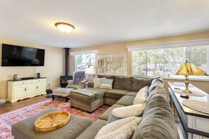 House (4 Bedrooms) | Front of property