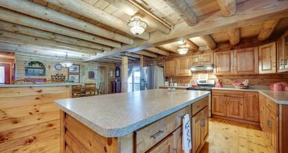 Secluded Broken Bow Cabin w/ Fire Pit and Deck!