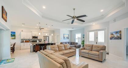 Marco Island Home w/ Hot Tub, Lanai & Yard