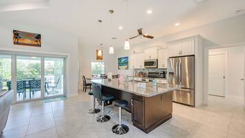 Talo (4 Bedrooms) | Sisätilat