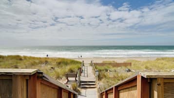 Apartment (3 Bedrooms) | Front of property