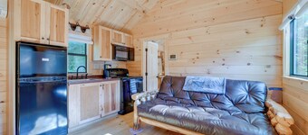 Catskills Tiny Home Cabin: Surrounded by Nature!