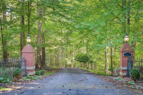 Cozy Cockeysville Retreat w/ Furnished Deck!