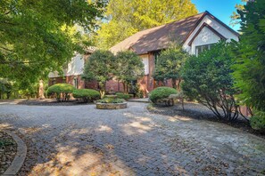 Apartment (1 Bedroom) | Interior - Cozy Cockeysville Retreat w/ Furnished Deck! (Dallas)