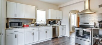 Steps to Lake Michigan: Manitowoc Home w/ Fire Pit