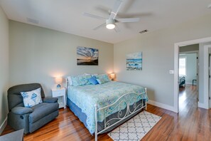 Apartamento (3 Bedrooms) | 3 quartos, escrivaninha, espaço de trabalho para notebook
