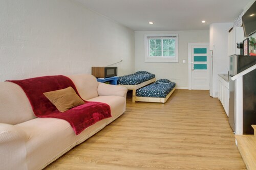 Simple Shelby Vacation Rental Near Park!