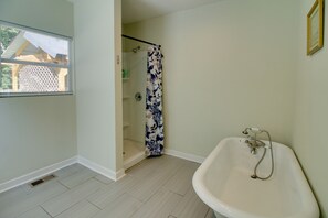 Bathtub