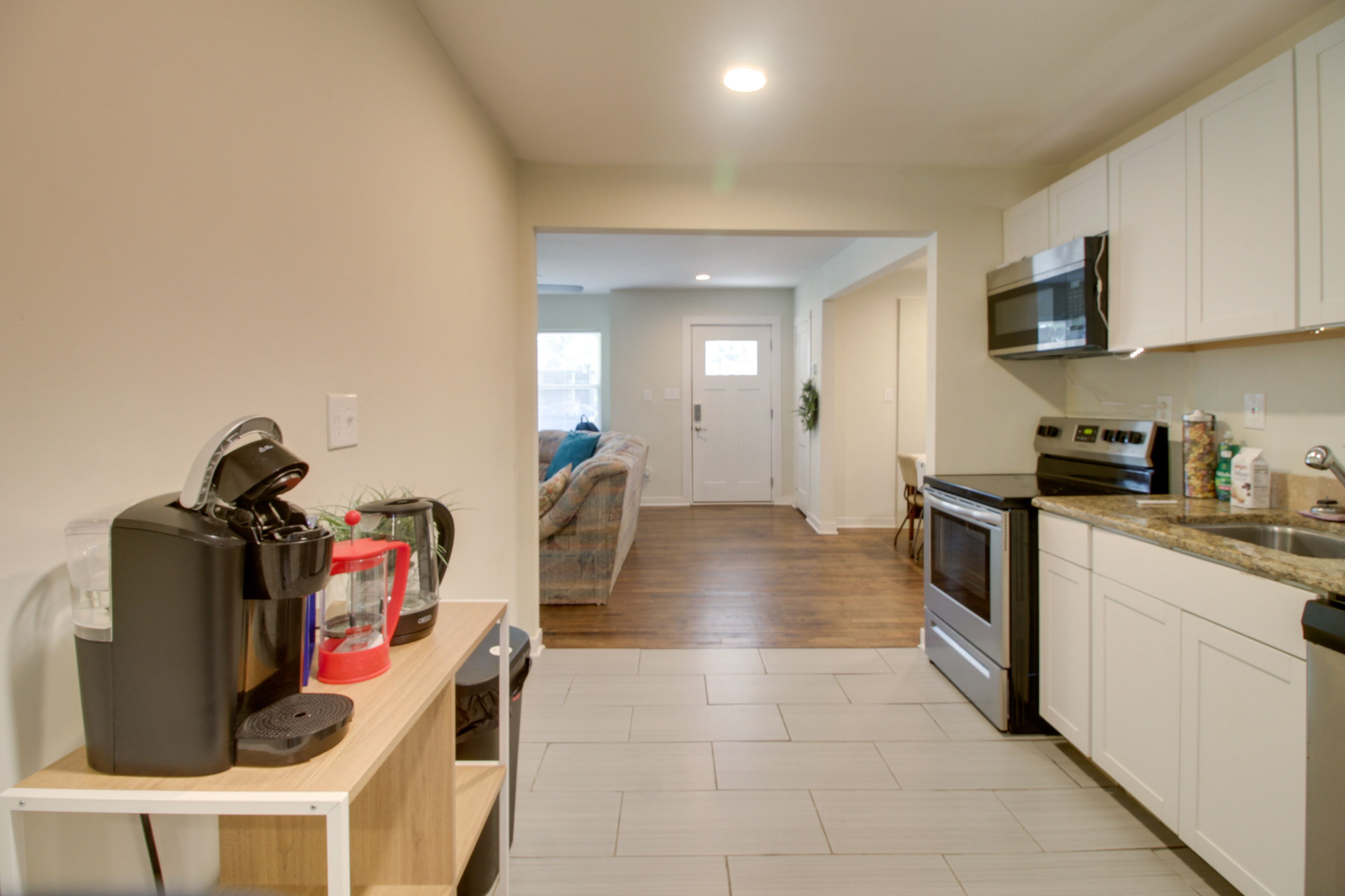 House (2 Bedrooms) | Private kitchen | Microwave, dishwasher, cookware/dishes/utensils, spices