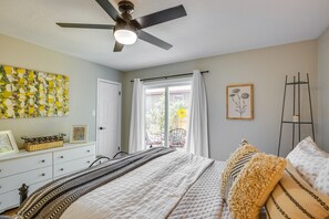 Cottage (2 Bedrooms) - Charming Granbury Cottage Retreat w/ Private Patio (Granbury)