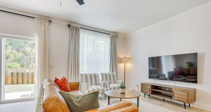 Charming Navarre Townhome: 5 Mi to Beach!