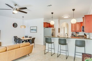 Interior - Charming Navarre Townhome: 5 Mi to Beach! (Navarre)