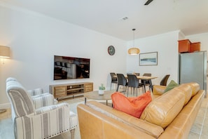Apartment (4 Bedrooms) | Interior - Charming Navarre Townhome: 5 Mi to Beach! (Navarre)