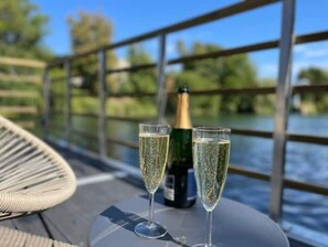 Alimentos y bebidas