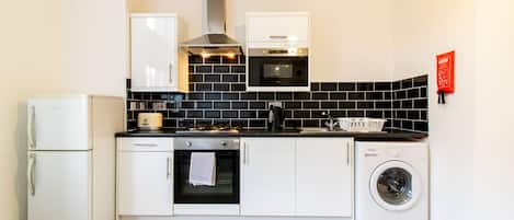 Apartment | Dapur peribadi | Peti sejuk, ketuhar gelombang mikro, ketuhar, dapur