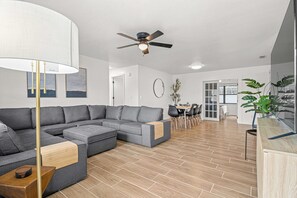 Smart-TV, bordtennis og bøker