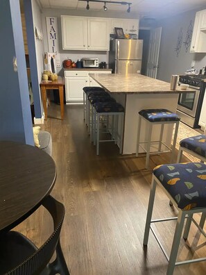 Fridge, microwave, oven, stovetop - Spacious 1450 sf 2 BR Private Suite w/Dog Fe (Huntingburg)