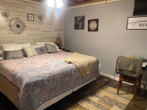 2 bedrooms, desk, iron/ironing board, travel cot