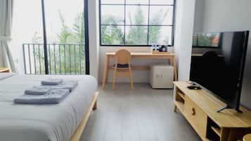 Vierbettzimmer, 2 Schlafzimmer | Allergikerbettwaren, Schreibtisch, Verdunkelungsvorhänge