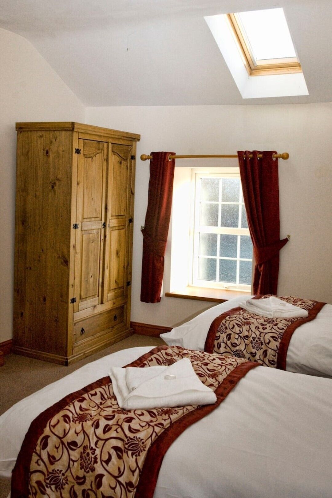 2 chambres, lit parapluie, Wi-Fi, draps fournis