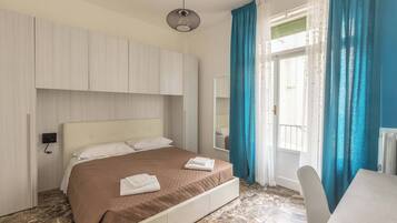 5 chambres, lit parapluie, Wi-Fi gratuit, draps fournis