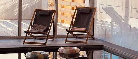 من حمّامات السباحة المغطاة، حمّام سباحة مُدفَّأ