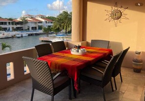 Outdoor dining - Superb Property With Swimming Pool and Terrace,5 Minutes From Beaches,ameneties (Puerto aventuras solidaridad)