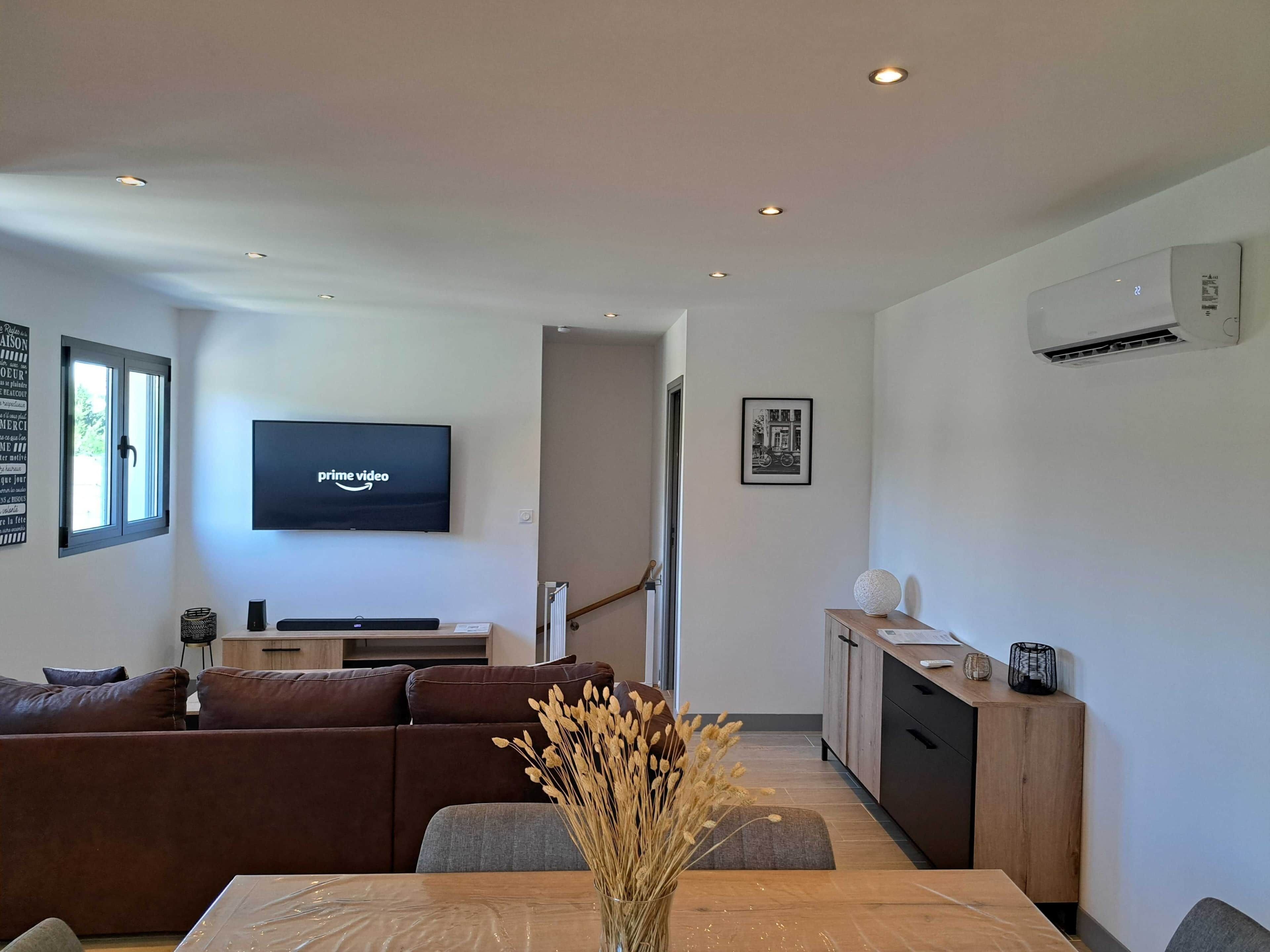 Flatscreentelevisie en een stereo