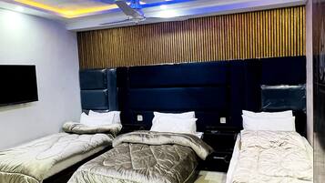 ห้องเอ็กเซกคิวทีฟสวีท | โต๊ะทำงาน, Wi-Fi ฟรี