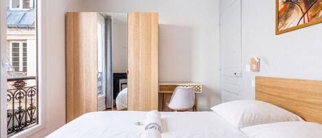 2 Schlafzimmer, Schreibtisch, Bügeleisen/Bügelbrett, Internetzugang