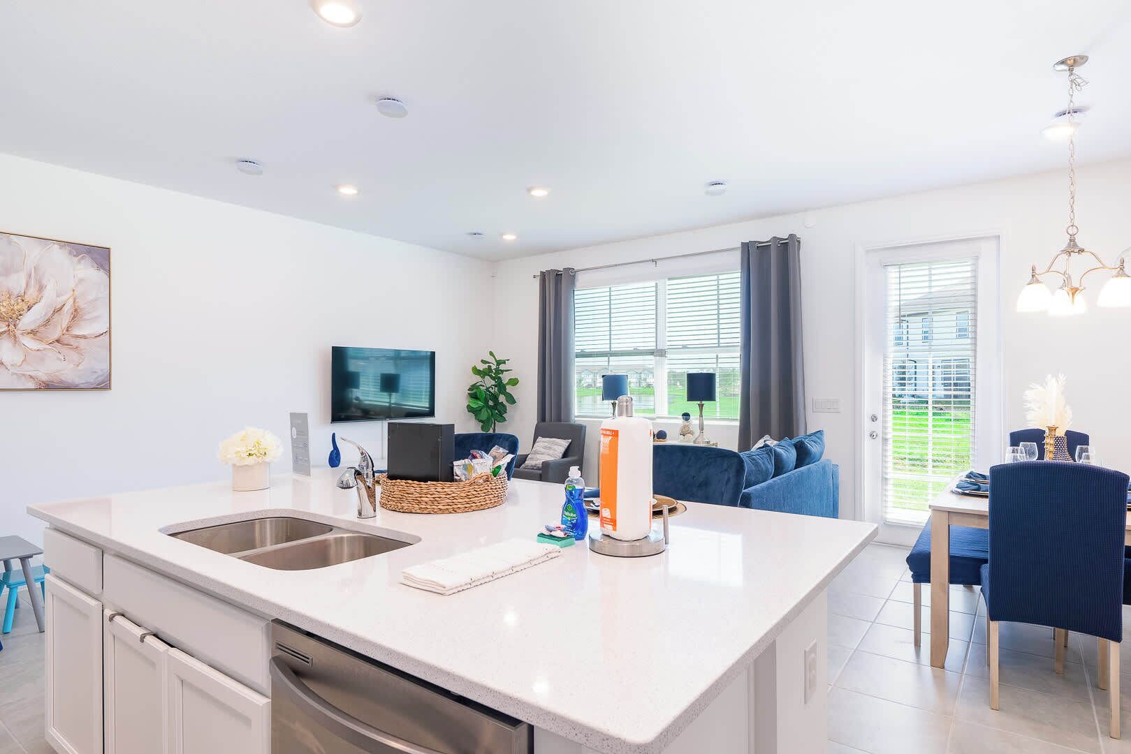 Townhome, Multiple Beds, Kitchen, Garden View (Sapphire Hideaway at The Enclaves) | Interior