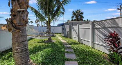Cozy Cottage 5 Min to Beach Perfect for Couples