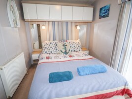 3 habitaciones, decoración personalizada y muebles diferentes 
