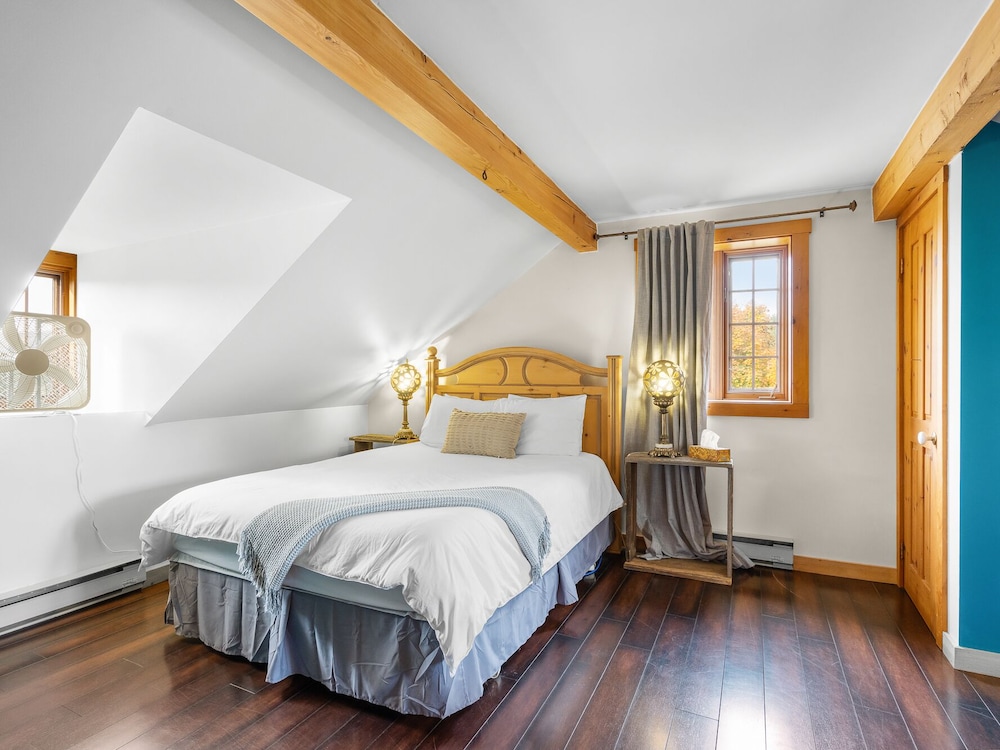 Relax & Rewind Spacious Waterfront with SPA Amherst Vrbo